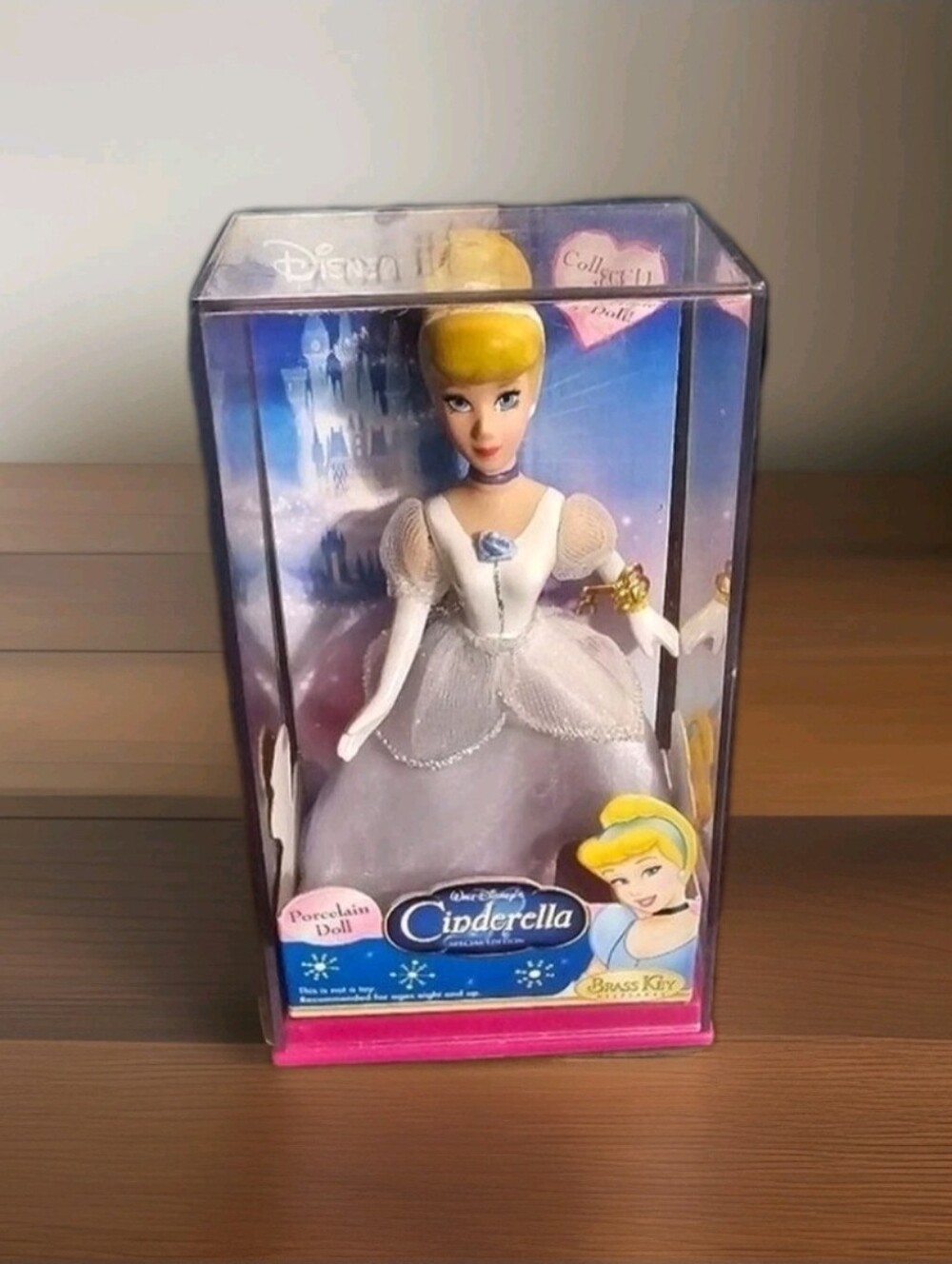 Disney Princess Cinderella 5" Porcelain Doll Brass Key Keepsakes 2005 Vintage